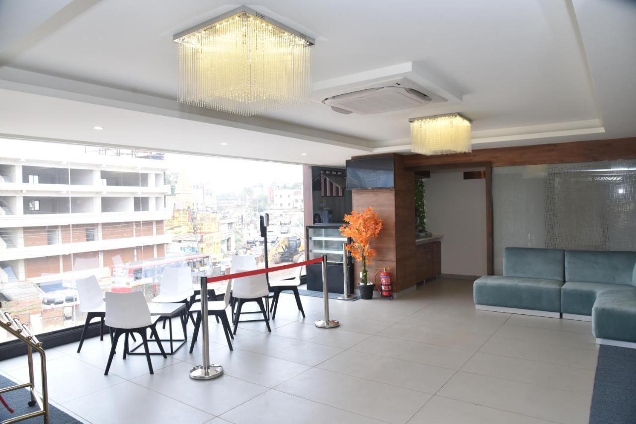 The Oaks Comforts Hubli Exterior photo